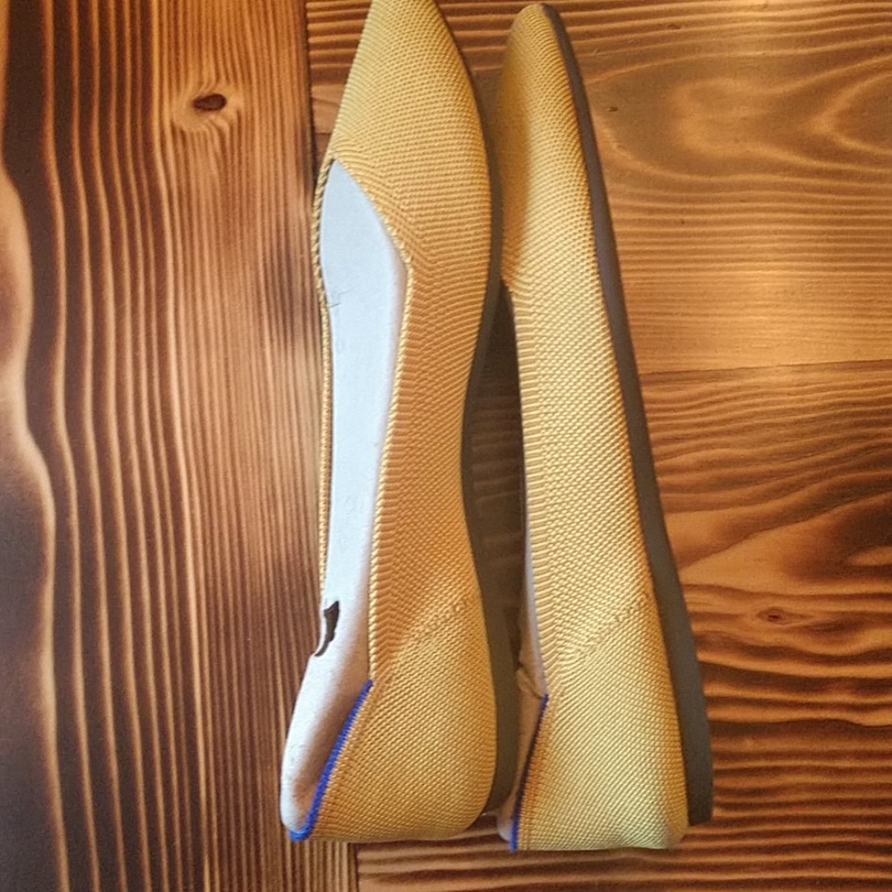 Size 11 Rothy's Marigold Points - Picture 2 of 6
